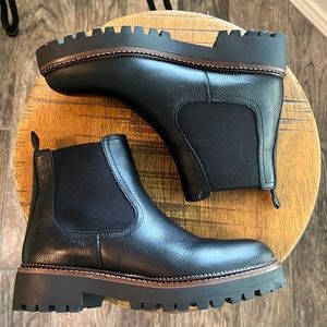 Caslon Miller Water Resistant Chelsea Boot 7.5